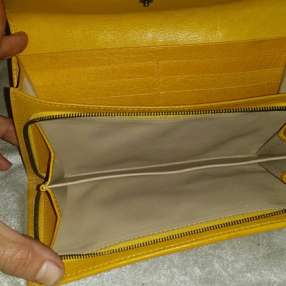Limited Edition Bottega Veneta  Continental Wallet - Picture 4 of 4